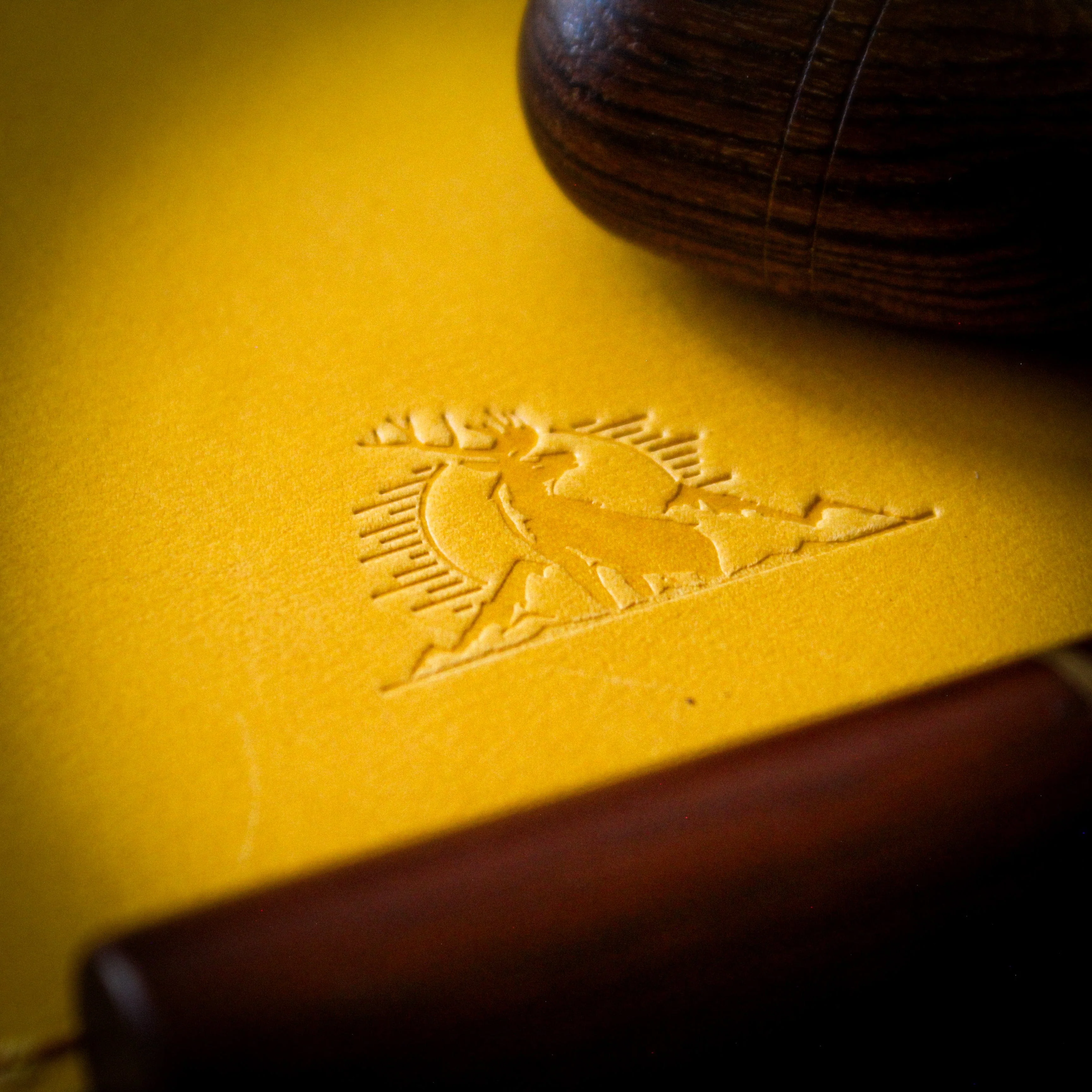 Couvre-livre artisanal du Gondor (Bleu & Jaune) - Image 3